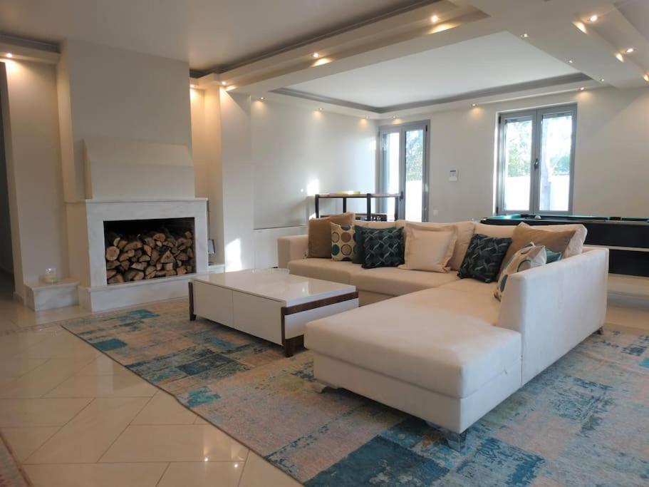 The White House Beach Villa Rafína Zewnętrze zdjęcie